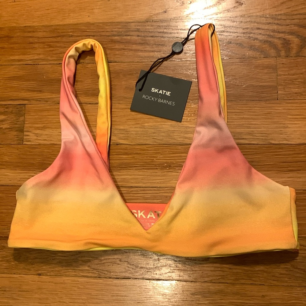 Skatie bikini top in Samie Top Size small in sunset colors
